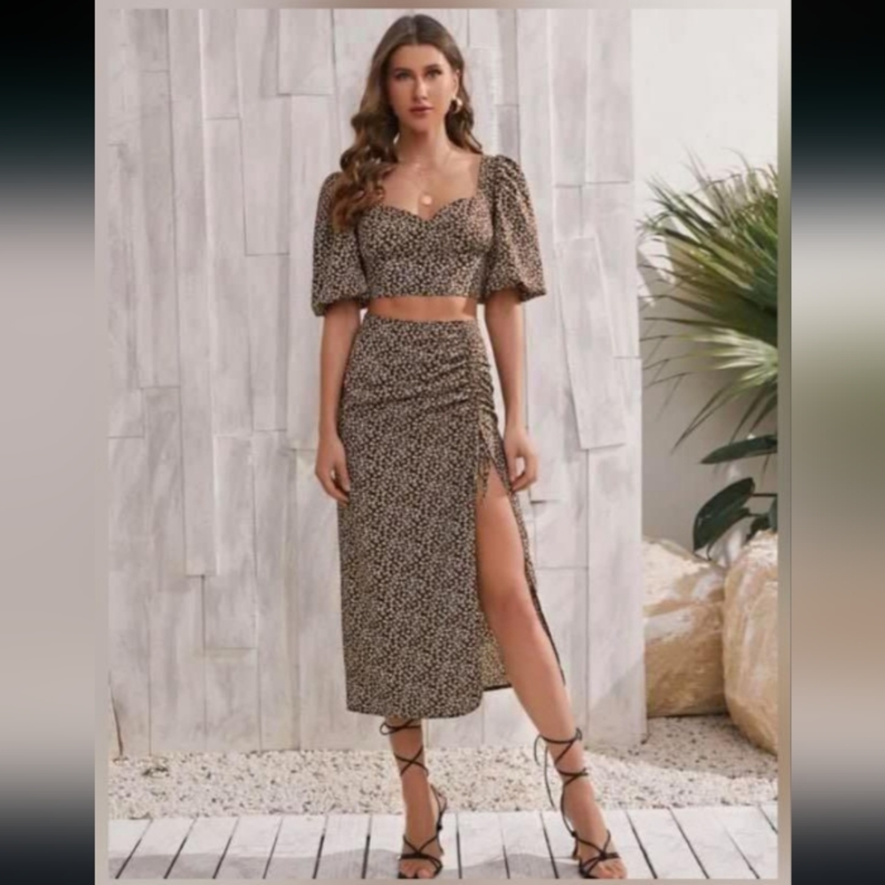 SHEIN LIKE NEW Brown Floral Set Crop Top with Ruched Mid Skirt Very Sexy Sz 6
